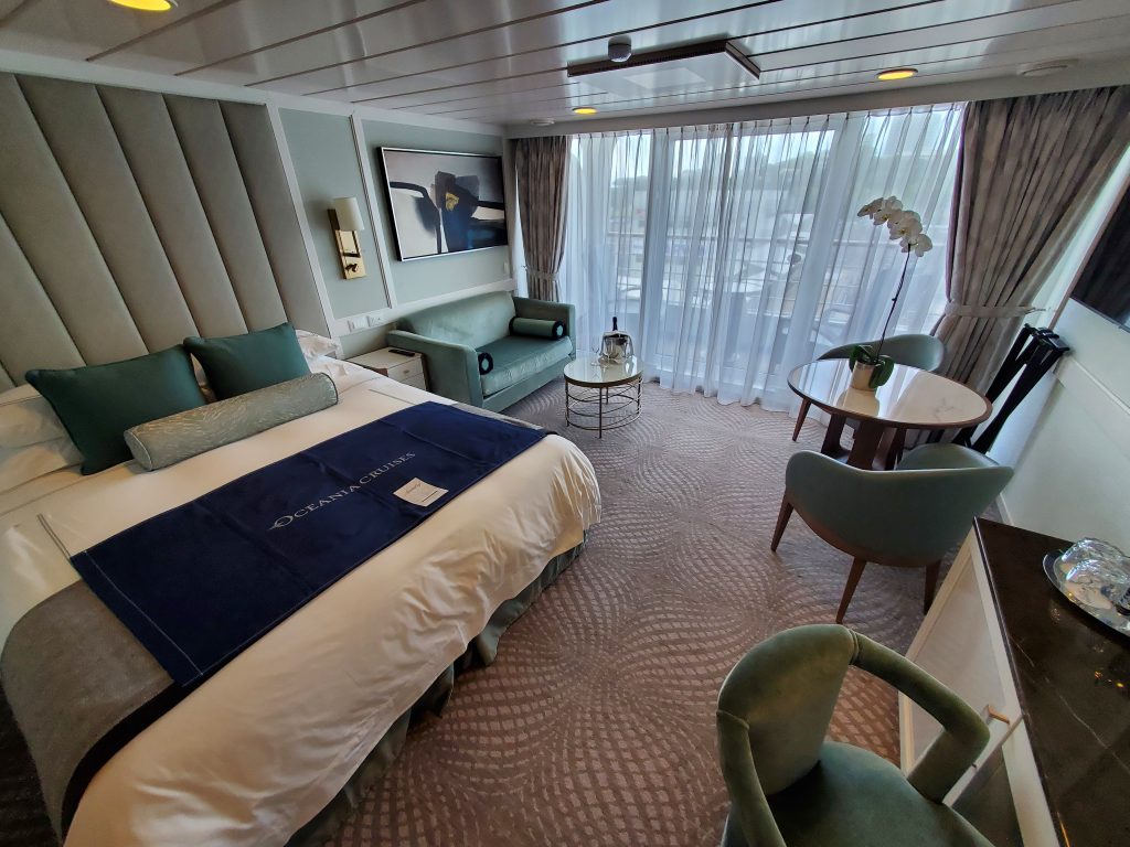 Oceania Cabin