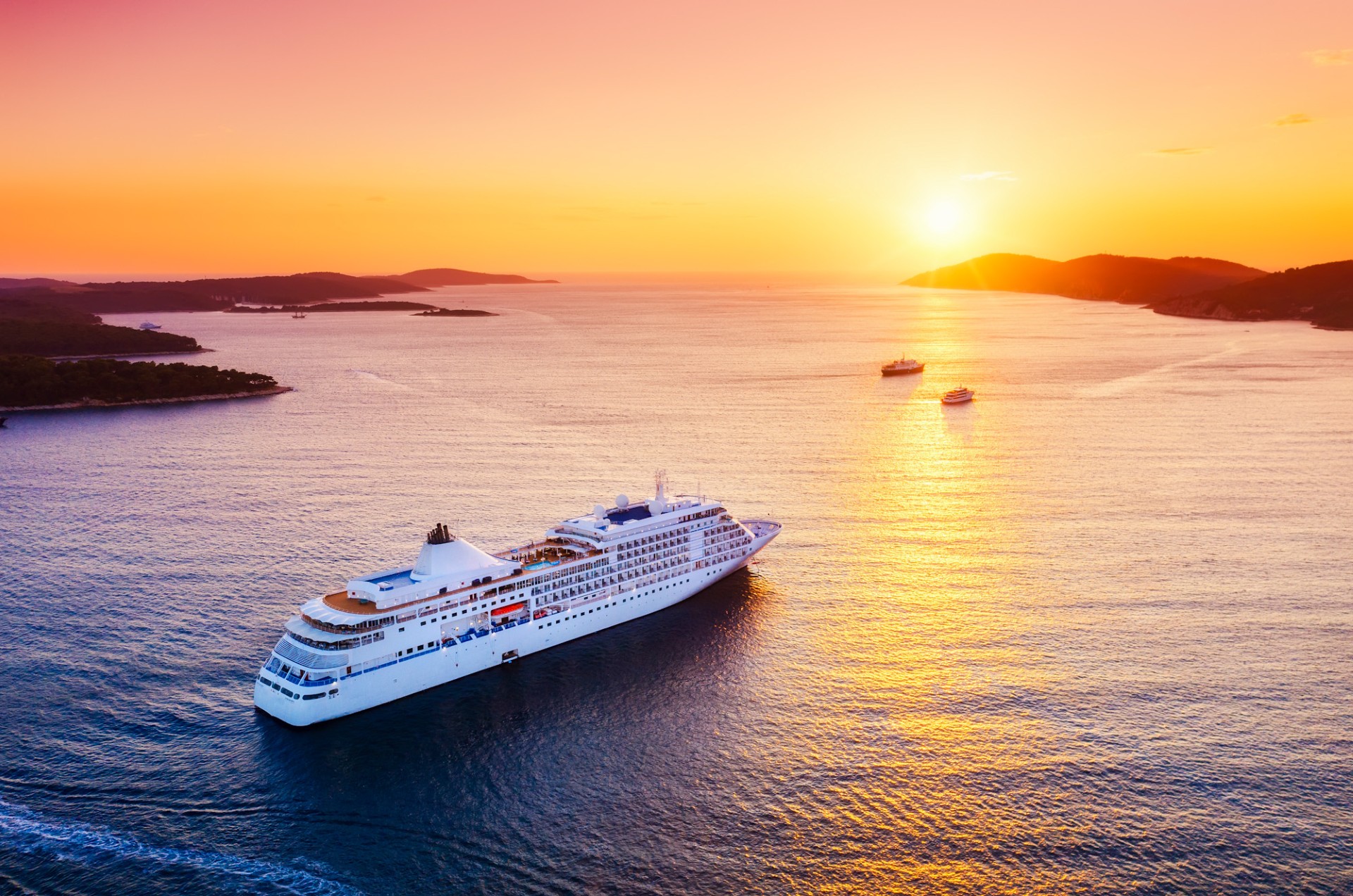 5 reasons to book your next cruise through a travel agent - Chirn Park