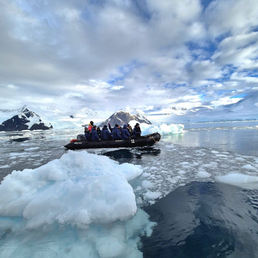 Zodiac Cruising in Chiriguano Bay