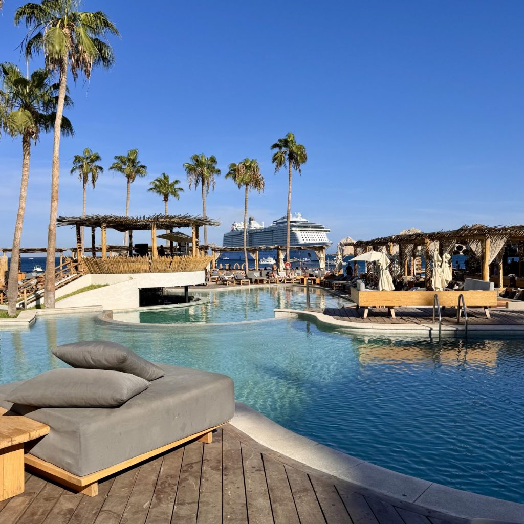 Me Cabo Pool